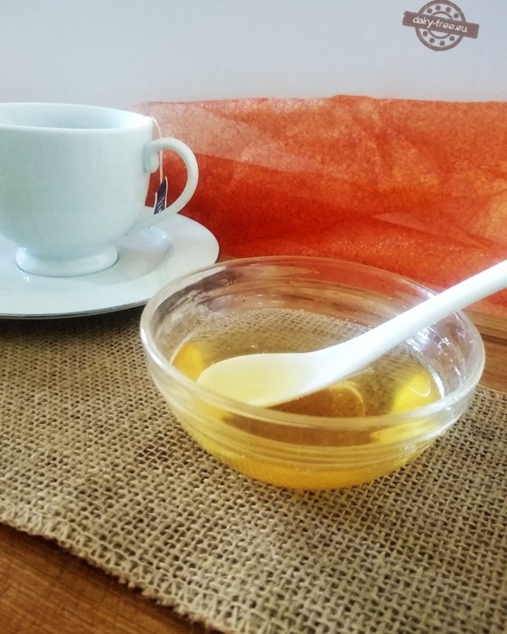 ⭐️ Νέα συνταγή στο blog!🥣Σπιτικό σιρόπι για τον βήχα με μέλι, λάδι καρύδας και λεμόνι! Τώρα που οι πρώτες ιώσεις έχουν κάνει την εμφάνισή τους, μπορούμε να φτιάξουμε μόνοι μας ένα πολύ εύκολο σπιτικό σιρόπι με αγνά υλικά που καταπραΰνει τον πονόλαιμο και τον βήχα.🥄Τα υλικά που χρειαζόμαστε είναι άθερμο μέλι, λάδι καρύδας και λεμόνι.Δείτε τη συνταγή στο bio μαςRecipe link in bio#dairyfree #newrecipe #homemade #coughsyrup #easymade #foodblogger #recipes #foodphotography #healthyfood #foodfantasy #foodstagram #honey #coconutoil #lemon #remedies