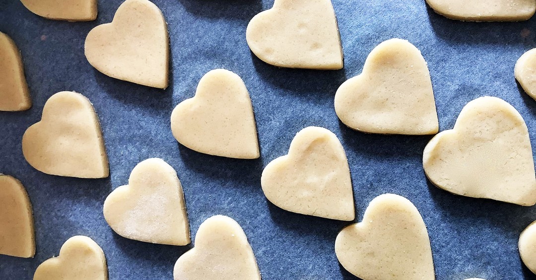 💝Η φίλη μας Stavroula γιορτάζει τον Αγίο Βαλεντίνο φτιάχνοντας μπισκότα σε σχήμα καρδιάς!

Δείτε τη συνταγή στο bio μας
Recipe link in bio

#dairyfree #valentinesday #cookies #homemade #easymade #foodblogger #recipes #foodphotography #love  #foodfantasy #easyrecipes #tastemade