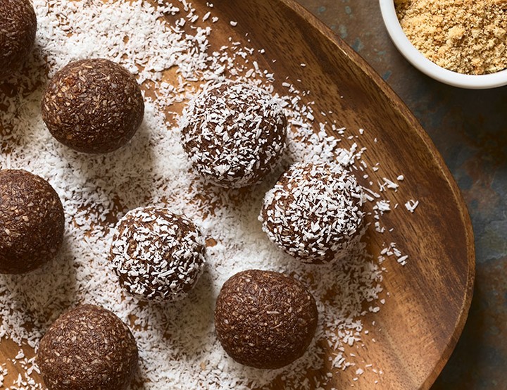 ⭐️ Νέα συνταγή στο blog από την αγαπημένη μας Maria Pachiadaki
🥣Πανεύκολα και πεντανόστιμα τρουφάκια με γεύση φουντουκιού! Χωρίς γλουτένη, χωρίς σιτηρά, ωραίο γλύκισμα και για τα παιδιά μας!
🥄Τα υλικά που χρειαζόμαστε τα βρίσκουμε στο @mpakalikatesen.gr - Βιολογικά Προϊόντα https://shop.mpakalikatesen.gr/el/
➡Δείτε τη συνταγή στο bio μας
Recipe link in bio
#dairyfree #glutenfree #grainfree #newrecipe #truffles #hazelnut #kidsmenu #christmasrecipe #homemade #easymade #foodblogger #recipes #foodphotography #foodfantasy #foodstagram #easyrecipes #momblogger #momrecipes #familytime
